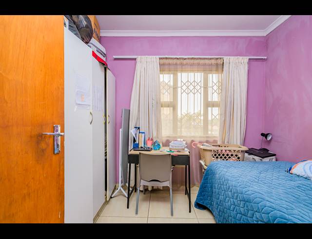3 BEDROOM SECTIONAL TITLE FOR SALE IN MONTCLAIR
